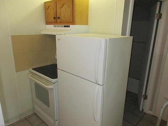 5th image of 12810 Detroit Ave #6