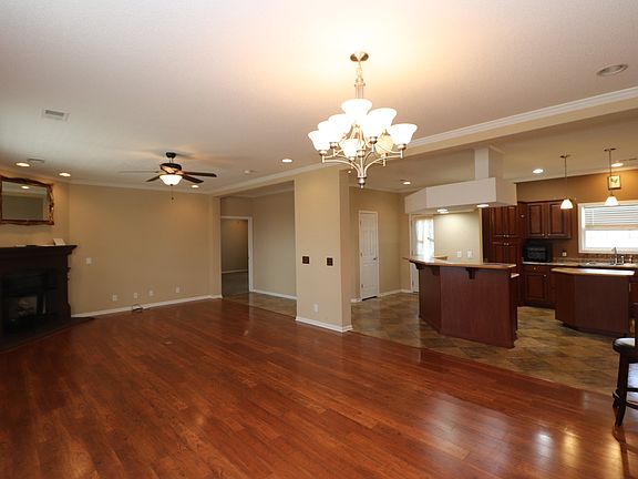 5th image of 275 Walnut Grove Rd