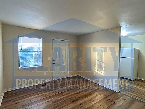4th image of 1900 Park St NE APT 2