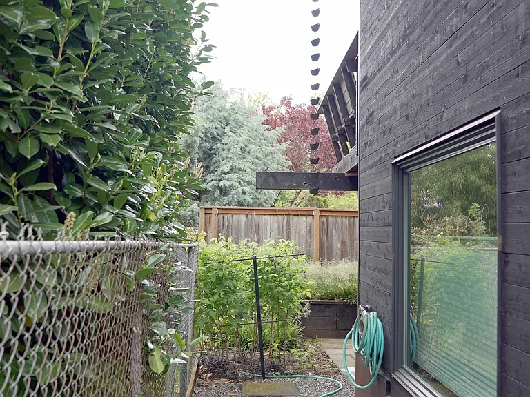 2847 NW Savier St #B — Photo 80
