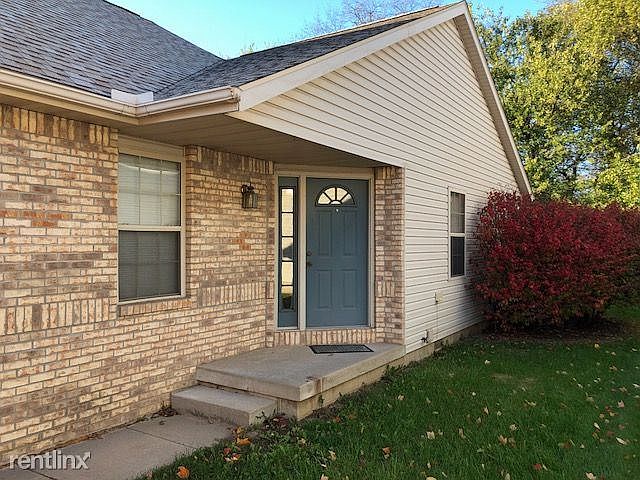 2nd image of 609 W Hickory St