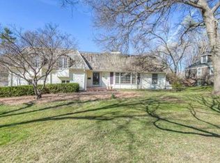 2810 W 68th St, Mission Hills, KS 66208