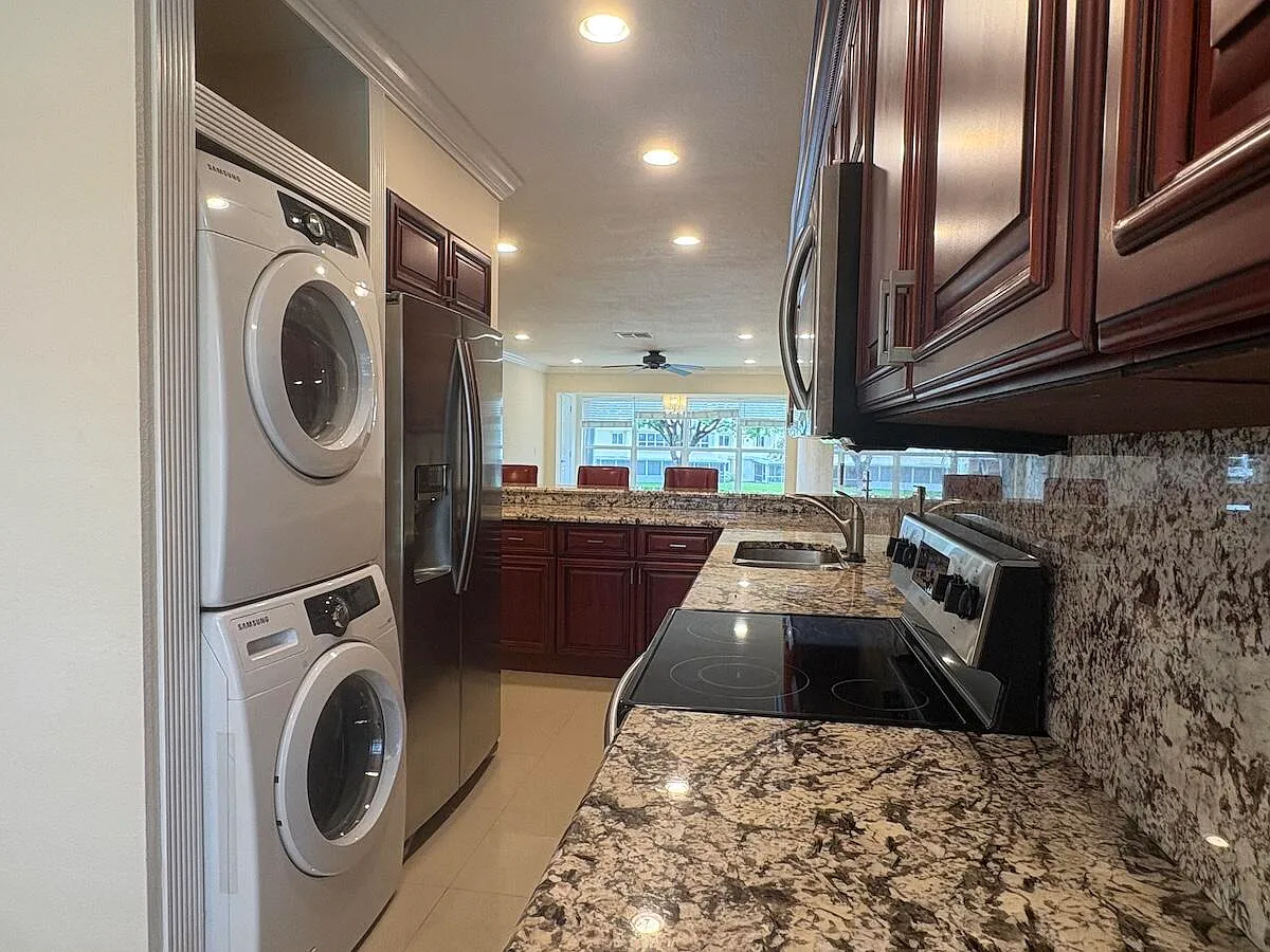 2 bed, 2.0 bath, 1148 sqft, $2,175 — Photo 2