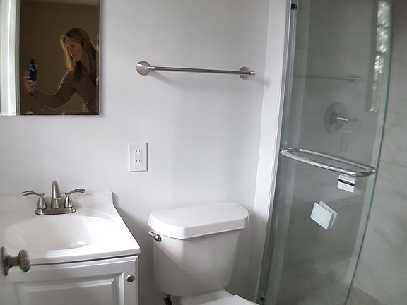 4th image of 866 Parkway Dr SE