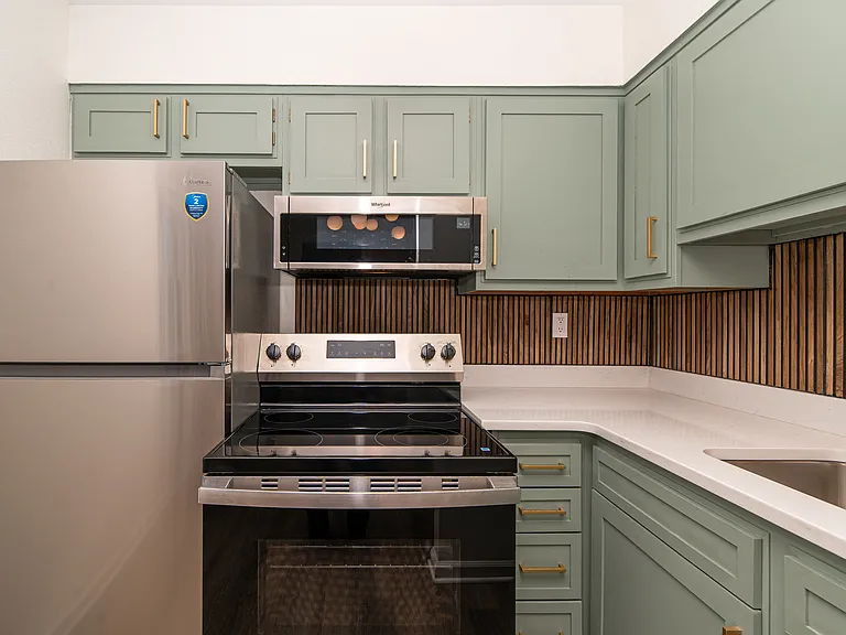 Bayview Apartments — Photo 37