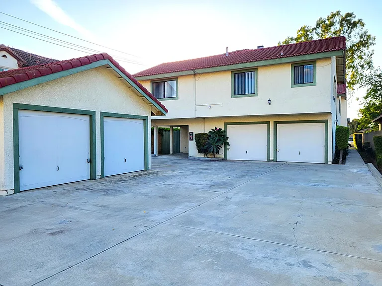 10888 Walnut St #8 — Photo 23