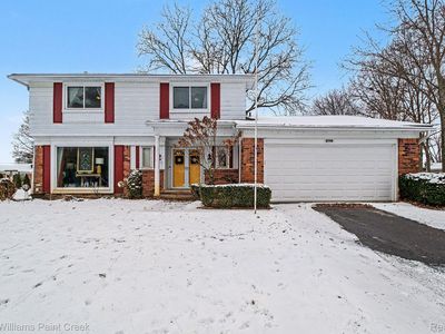 2790 Wareing Dr, Lake Orion, MI, 48360