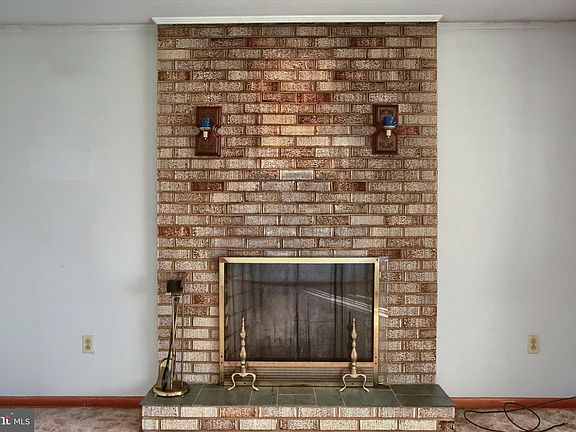 5th image of 610 Grandview Ave