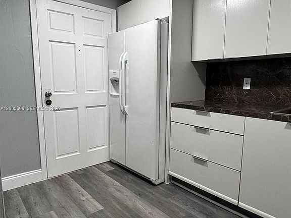 5th image of 301 NW 177th St APT 130