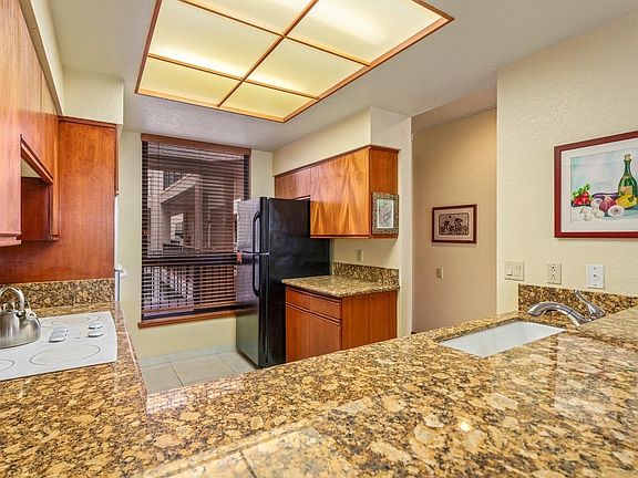 3rd image of 69-1035 Keana Pl APT 202