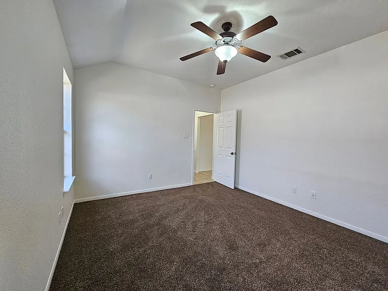 4211 Breckenridge Dr — Photo 9