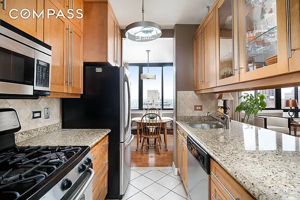 Sold by Compass | media 2