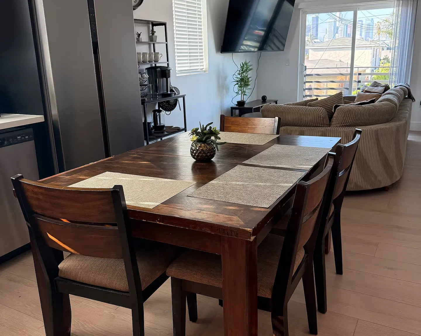 5 bed, 1655 sqft, $7,000 — Photo 4