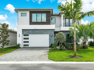 8525 Apple Falls Ln, Boca Raton, FL 33496
