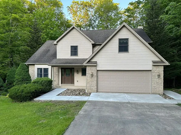 61 Desirade Rd, Du Bois, PA 15801