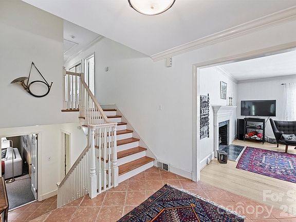 5th image of 2601 Cloister Dr