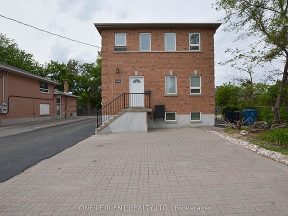 3rd image of 204 Sheppard Ave W