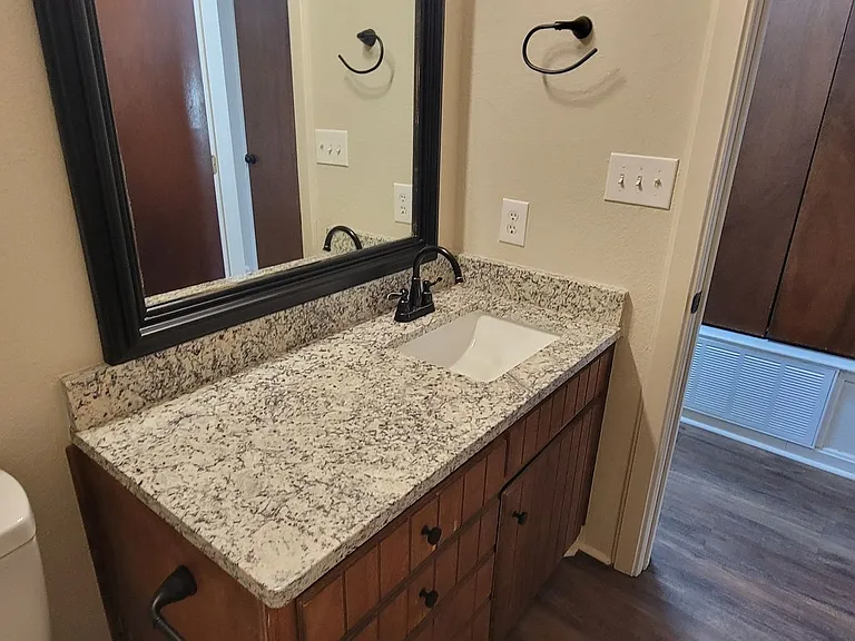800-804 Laurelwood Dr — Photo 11