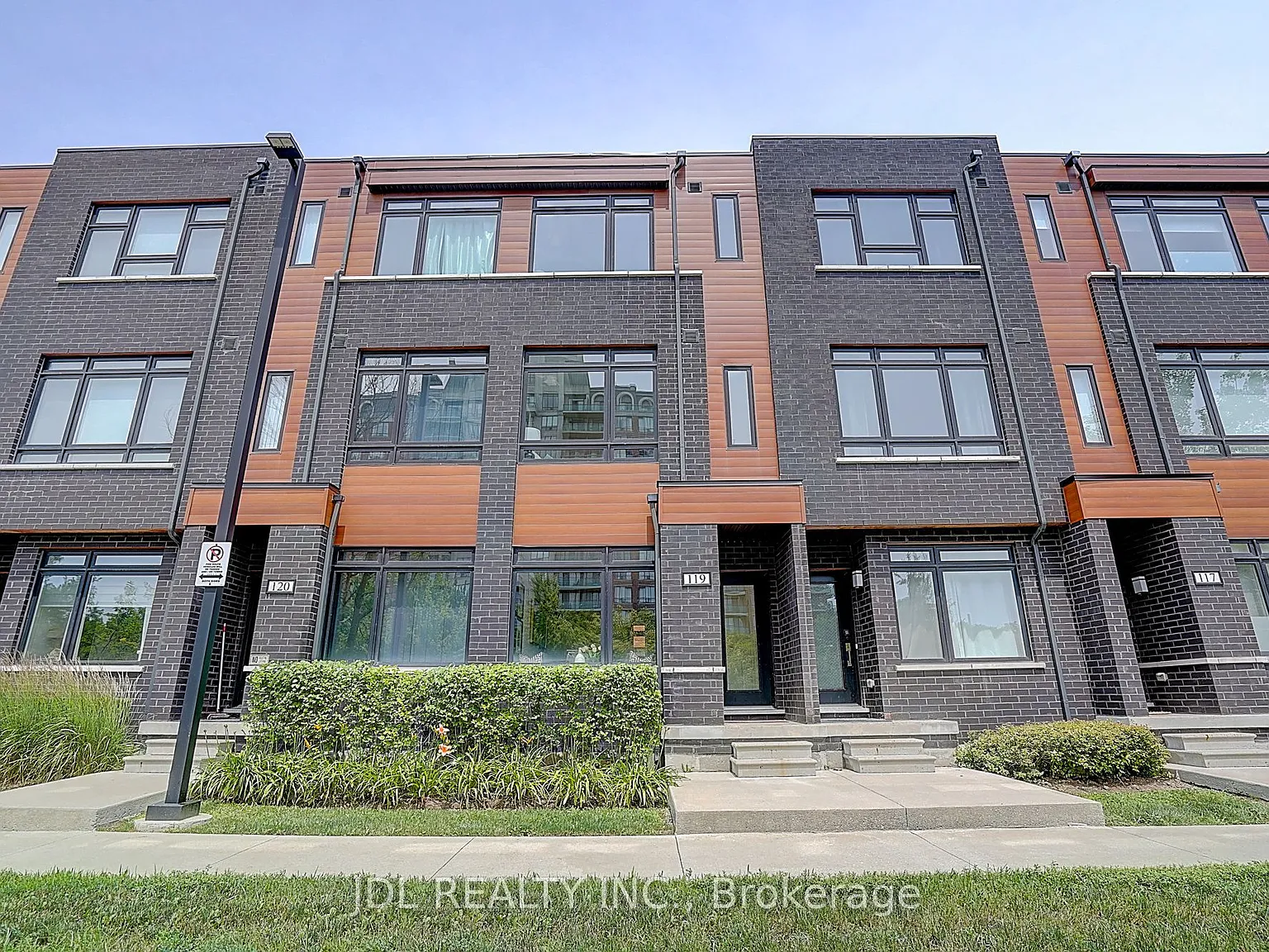 3 bed, $3,200 — Photo 2