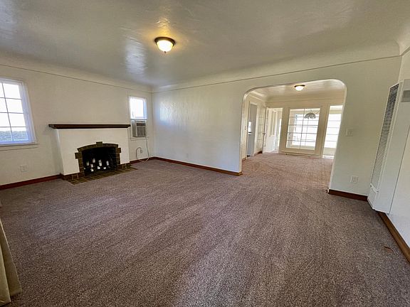 2nd image of 1520 N Dominion Ave