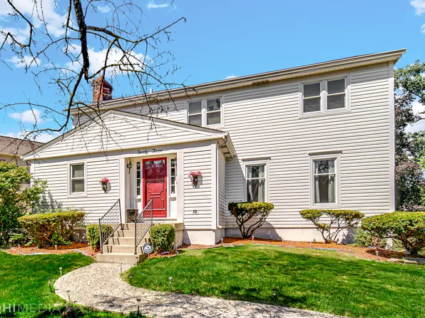 23 Concord Dr, Oak Brook, IL 60523