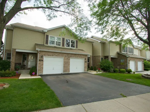 441 S Wenbriar Sq, Addison, IL 60101
