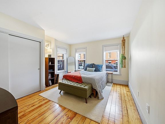 4th image of 30 Beacon St APT 1