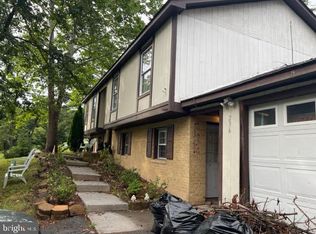 236 Lakeview Dr, Cross Junction, VA 22625