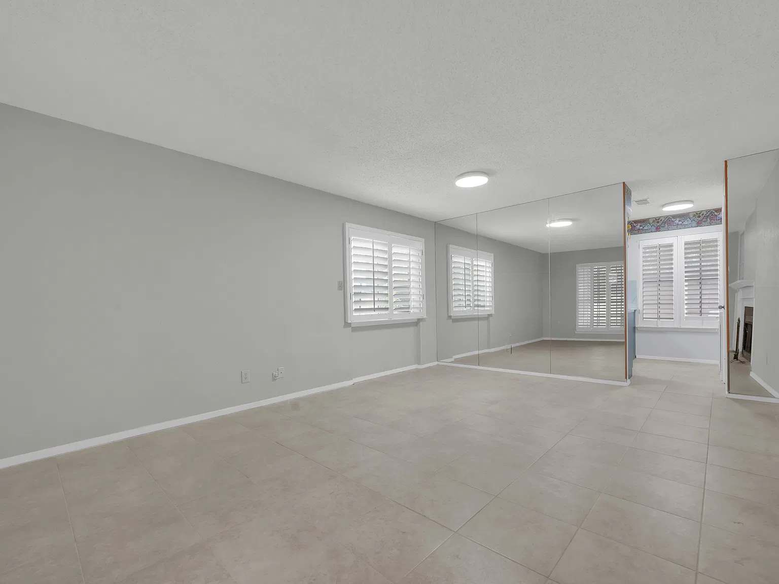 2111 E Belt Line Rd — Photo 3