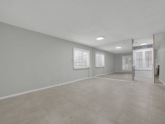 3rd image of 2111 E Belt Line Rd