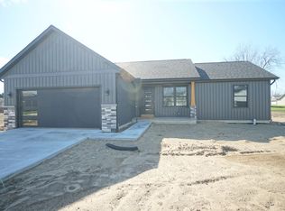 555 N Eastfield Cir, Milford, IN