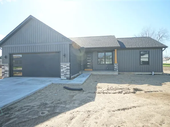 555 N Eastfield Cir, Milford, IN 46542