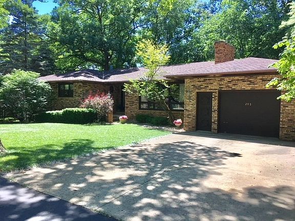 2nd image of 203 Forest Park Pl