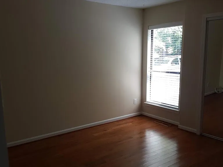 3814 Summerwood Ct — Photo 8