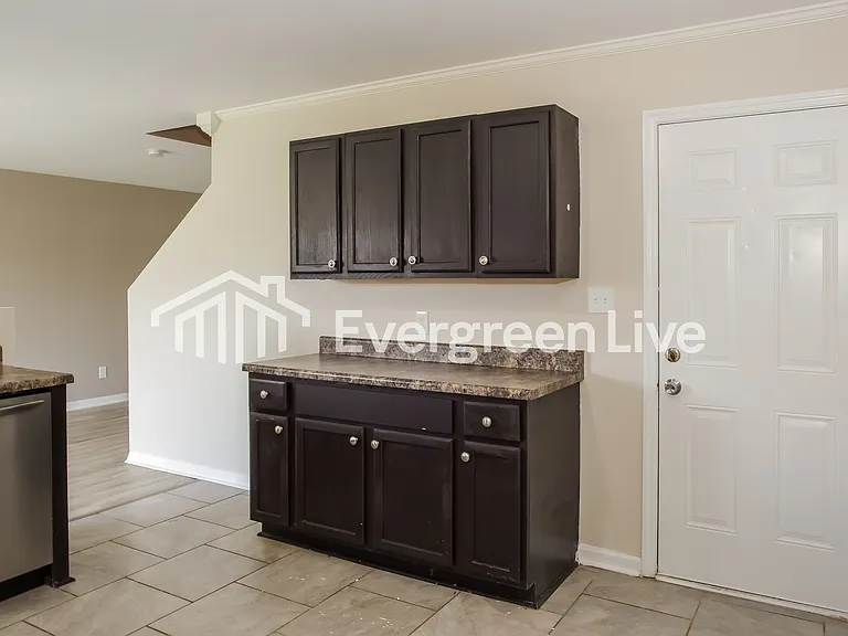 3193 Castlecreek Dr SW — Photo 5