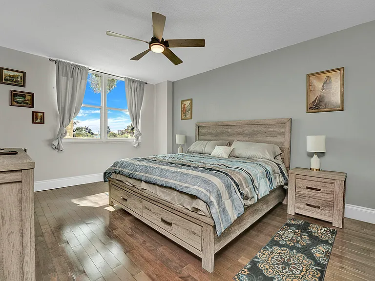 100 NE 6th St #203 — Photo 13