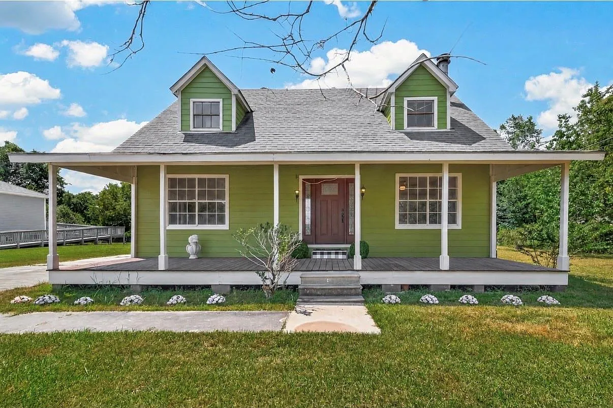 3 bed, 2.0 bath, 1642 sqft, $1,800 — Photo 1