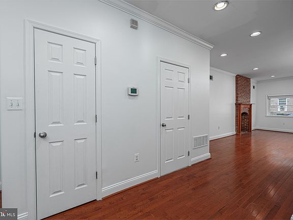 5th image of 3710 E Pratt St