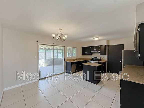 4th image of 2109 W Danbury Rd