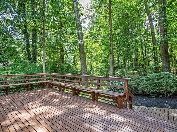 4th image of 5841 New England Woods Dr