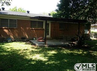 1135 Park Center St, Benbrook, TX 76126