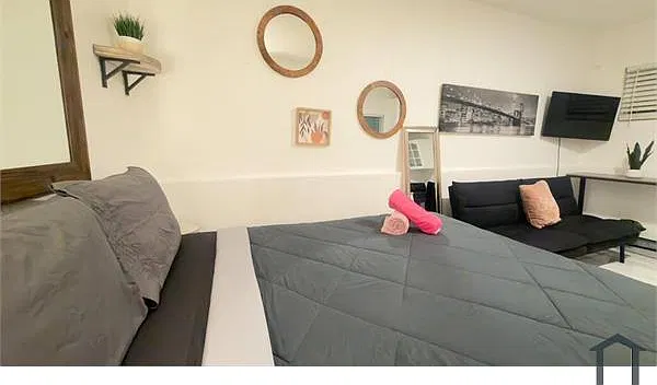 Studio, 270 sqft, $1,850 — Photo 4
