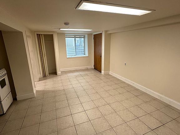 5th image of 1004 Woodland Ave #6