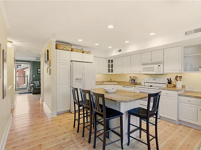 216 Goddard Row — Photo 9