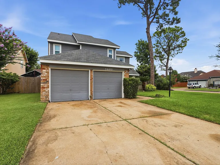 3602 Storm Creek Dr — Photo 2