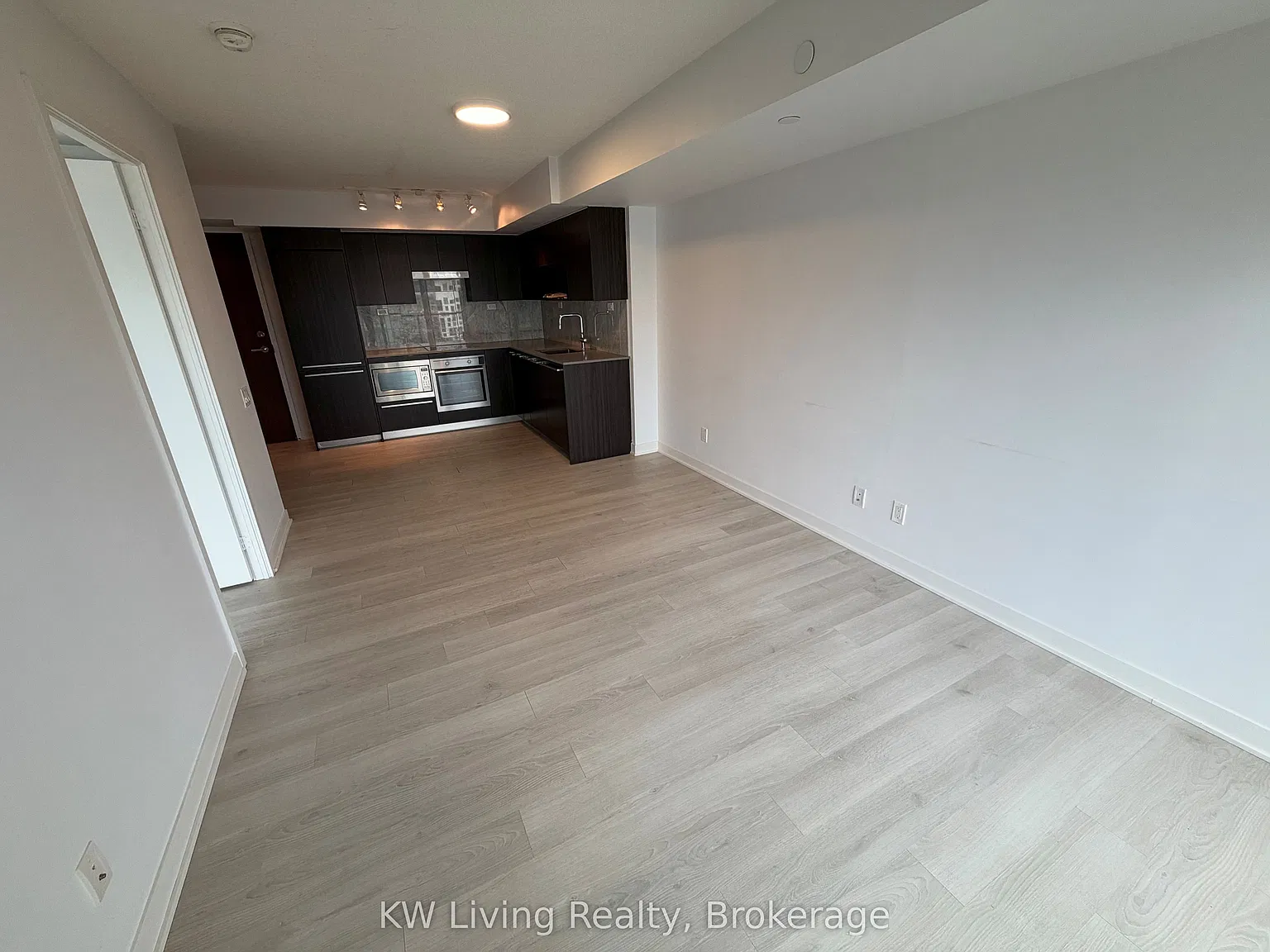 1 bed, $2,350 — Photo 4