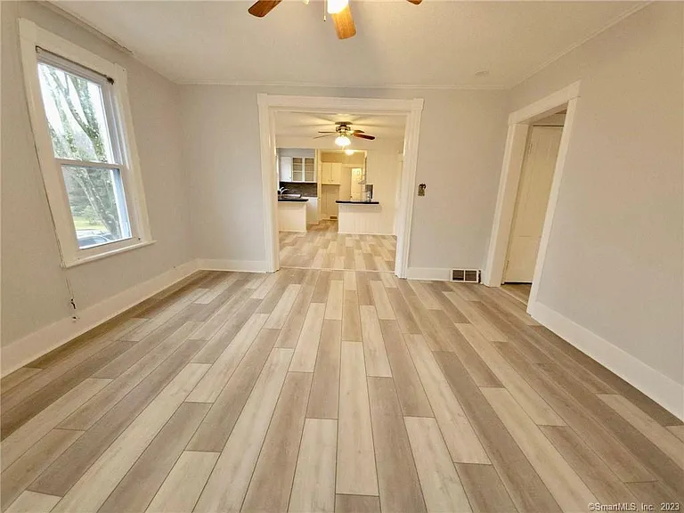 303 Newtown Ave — Photo 10