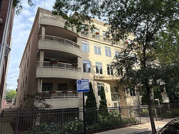 3rd image of 5230 N Kenmore Ave APT 2C