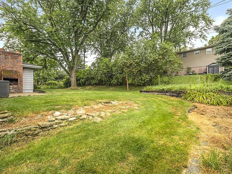 3612 S 105th St — Photo 38