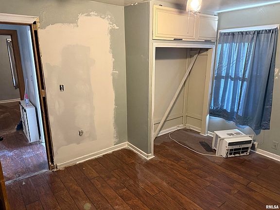 4th image of 2324 S 8th St